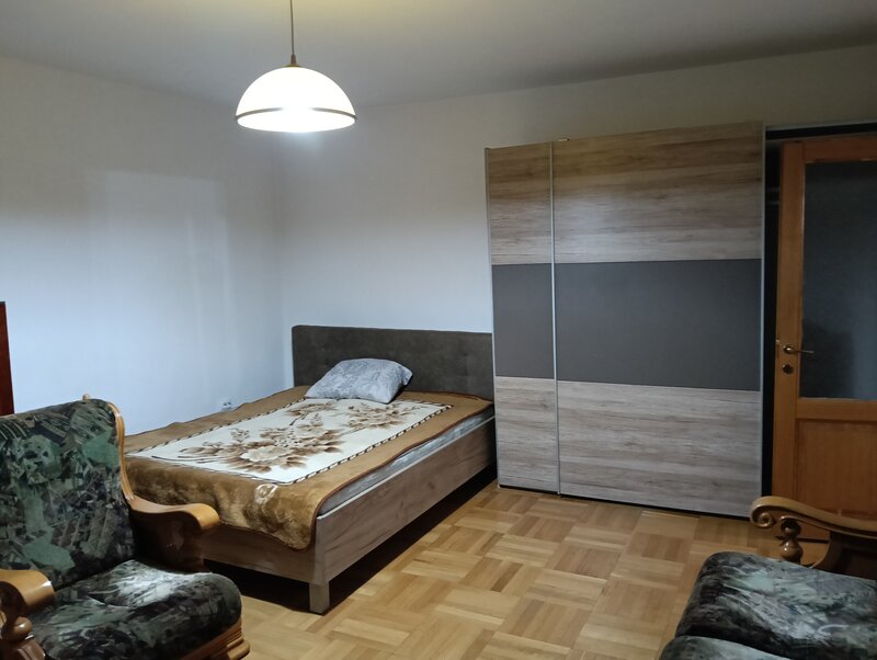 Splaiul Unirii, Timpuri Noi, Camera de Comert